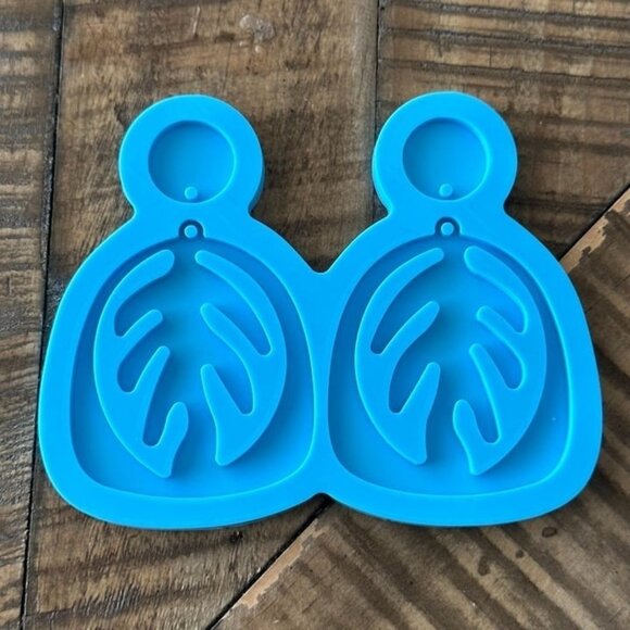 Leaf Dangle Earring Silicone Mold - Resin - Epoxy - Jewelry Making - Picture 1 of 2